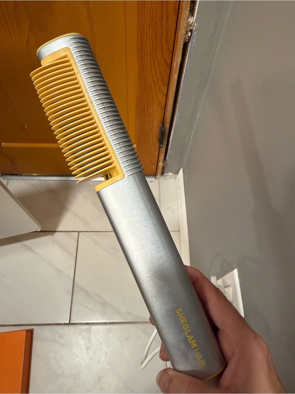 SHEGLAM HAIR Silver & Yellow Heated Styling Comb for Men